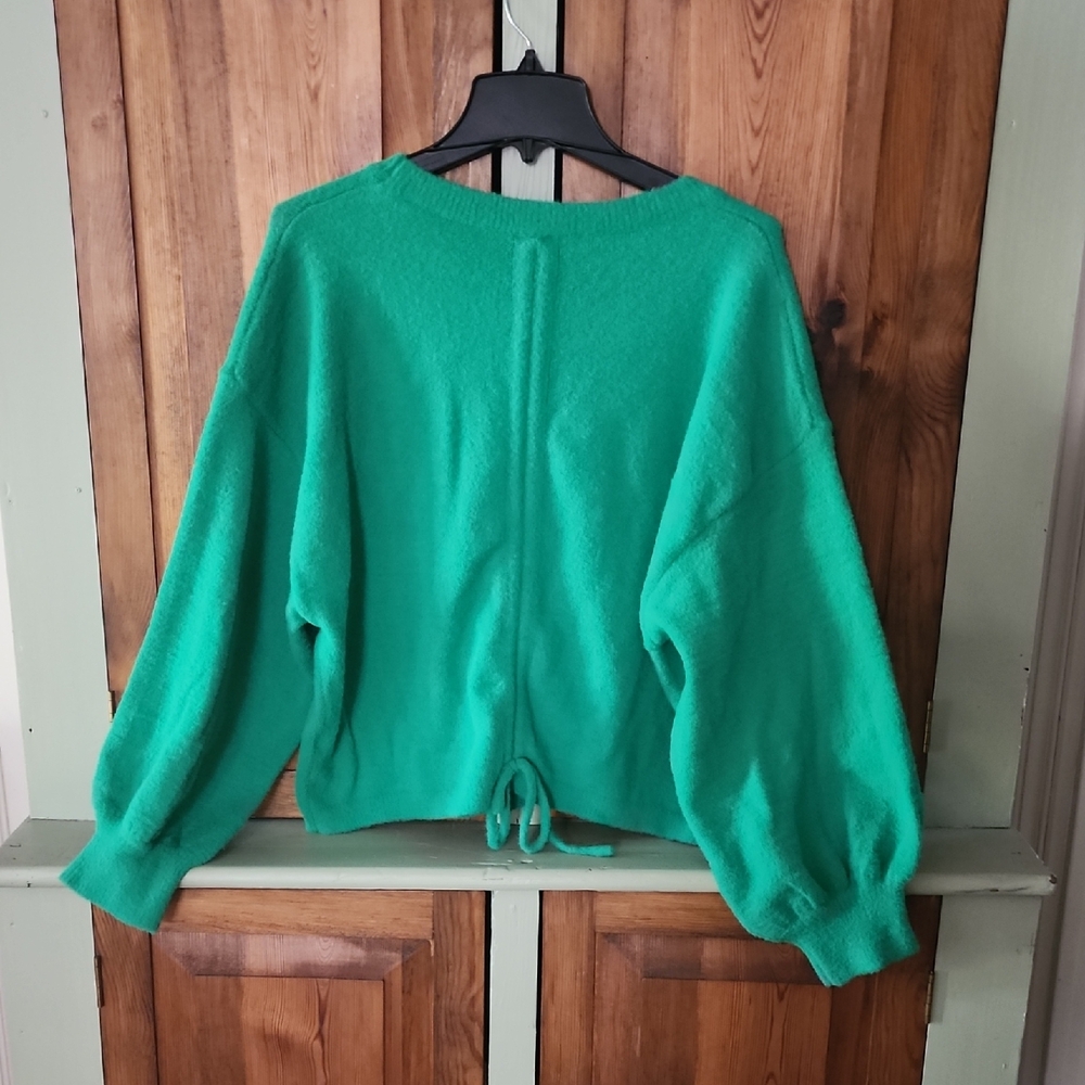 Le Lis Vibrant Green Crew Neck Sweater - Picture 3 of 7